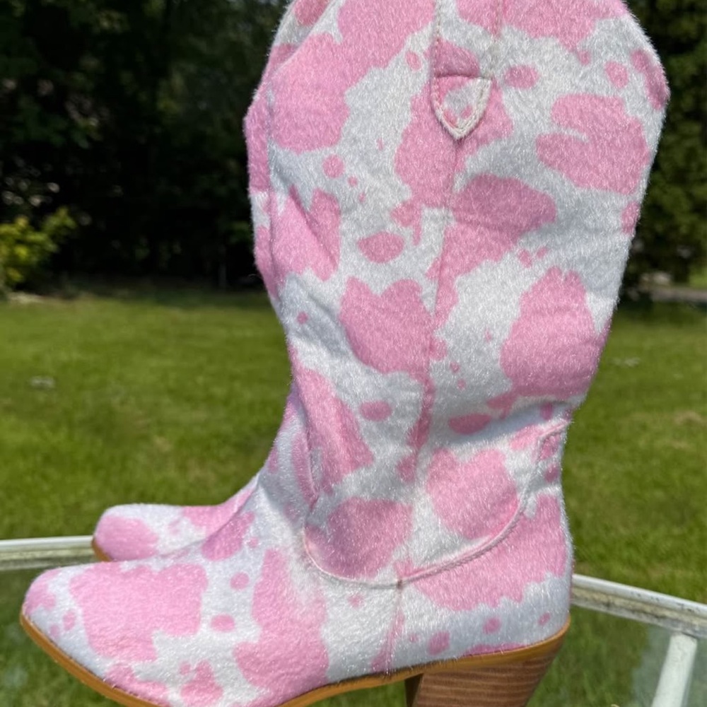 SOLD Pink and White Cowgirl Boots